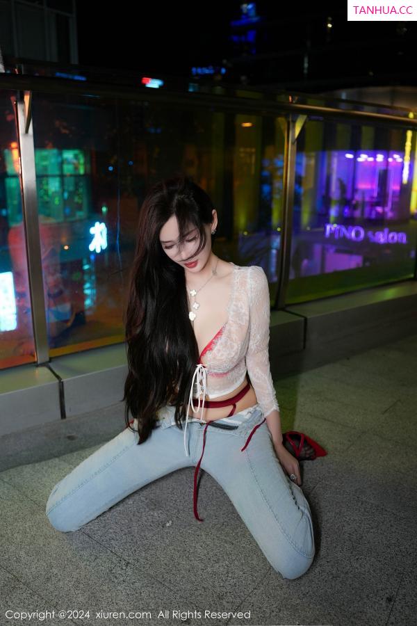 周妍希 奶瓶土肥圆 [XiuRen]高清写真图 2024.07.12 No.8846 Carol周妍希X 牛仔裤美腿第25张图片